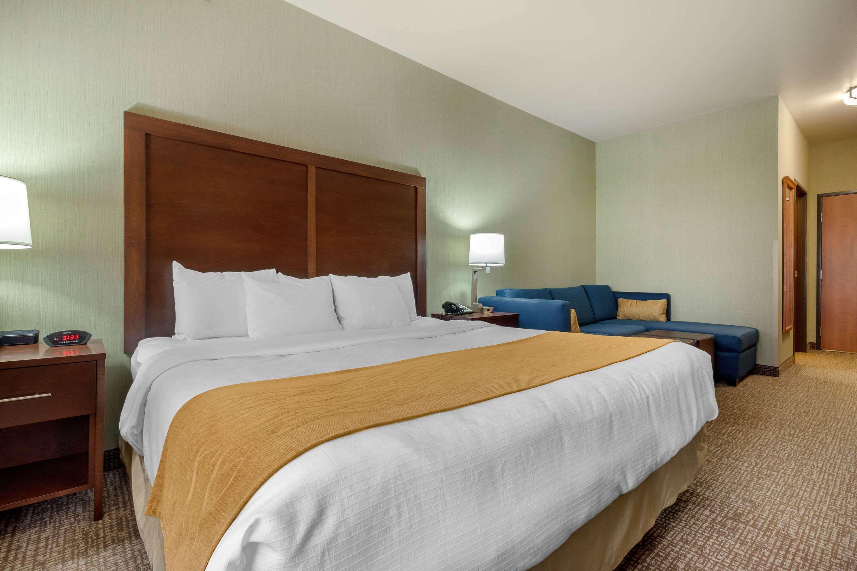 Comfort Inn & Suites Mitchell I-90 Exterior foto