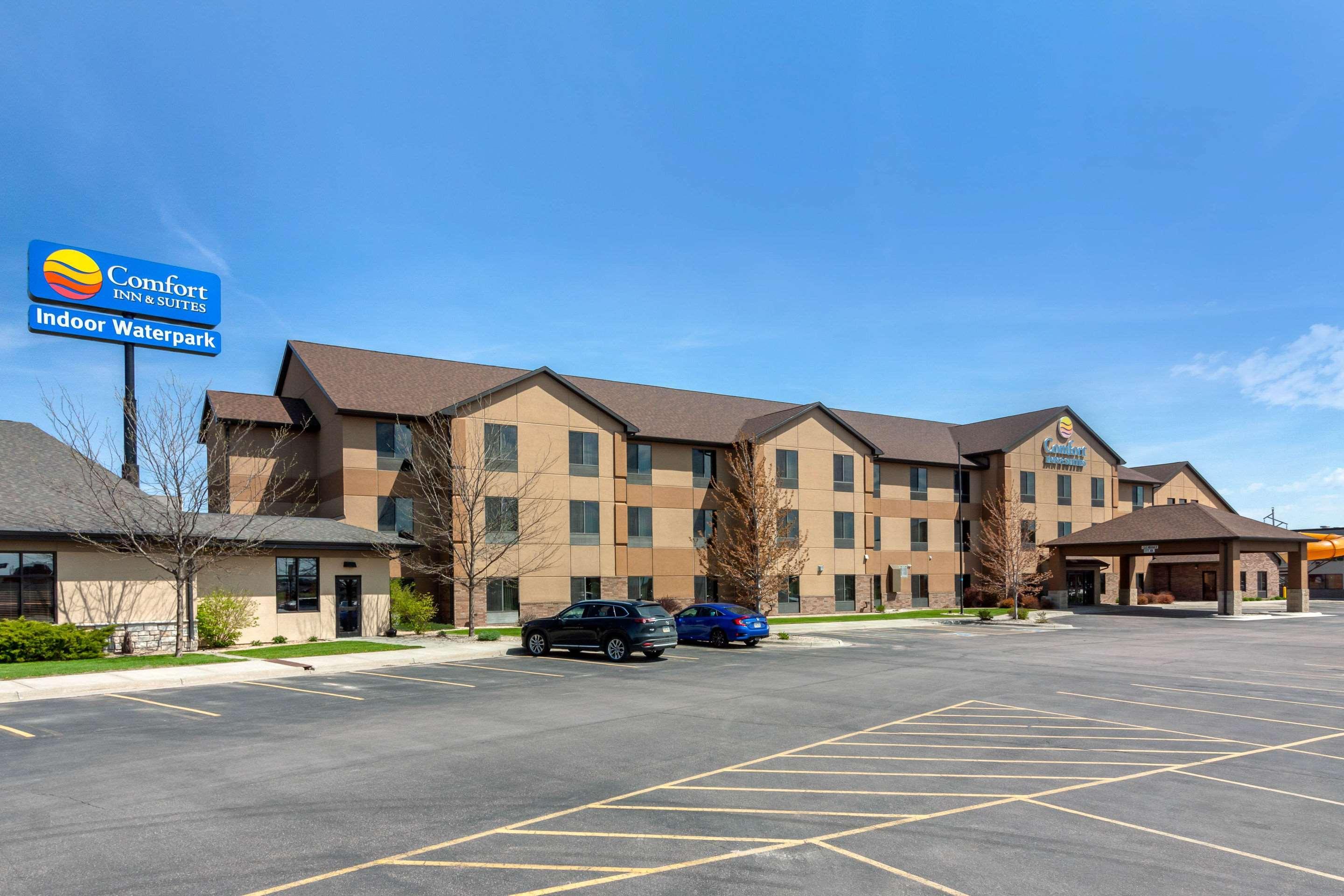 Comfort Inn & Suites Mitchell I-90 Exterior foto
